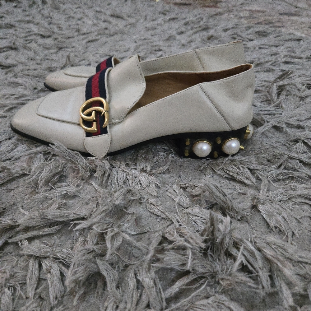 Gucci Peyton White Leather Loafers Pearl Heel Web Stripe GG Logo Sz 39 - Picture 2 of 11